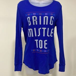 💰NWOT Old Navy “Bring Mistle Toe” shirt. Size L 12/14.